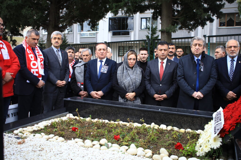 CHP BÜYÜKŞEHİR BELEDİYE BAŞKAN ADAYI CEVAT ÖNCÜ, FUTBOL ŞEHİTLERİNİ ANDI